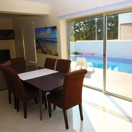 The Luxury Papadakis Villa